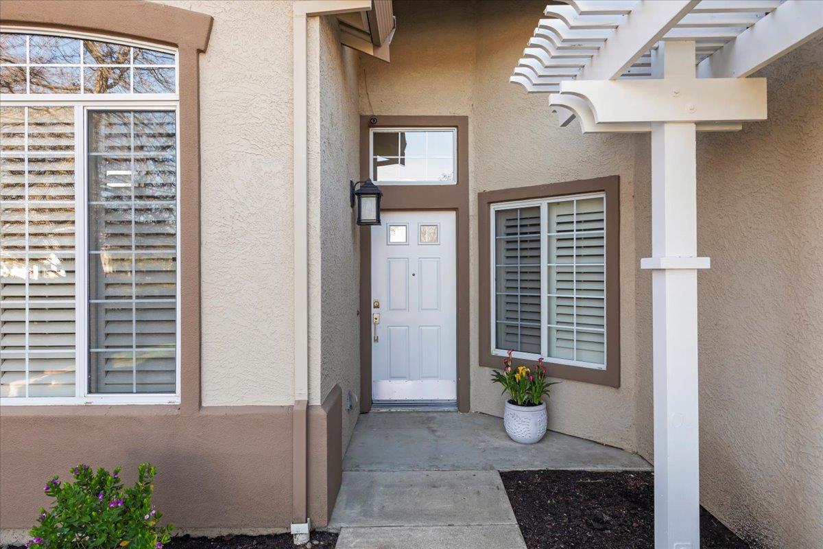 Detail Gallery Image 3 of 56 For 386 Cascades Ct, Morgan Hill,  CA 95037 - 4 Beds | 2 Baths