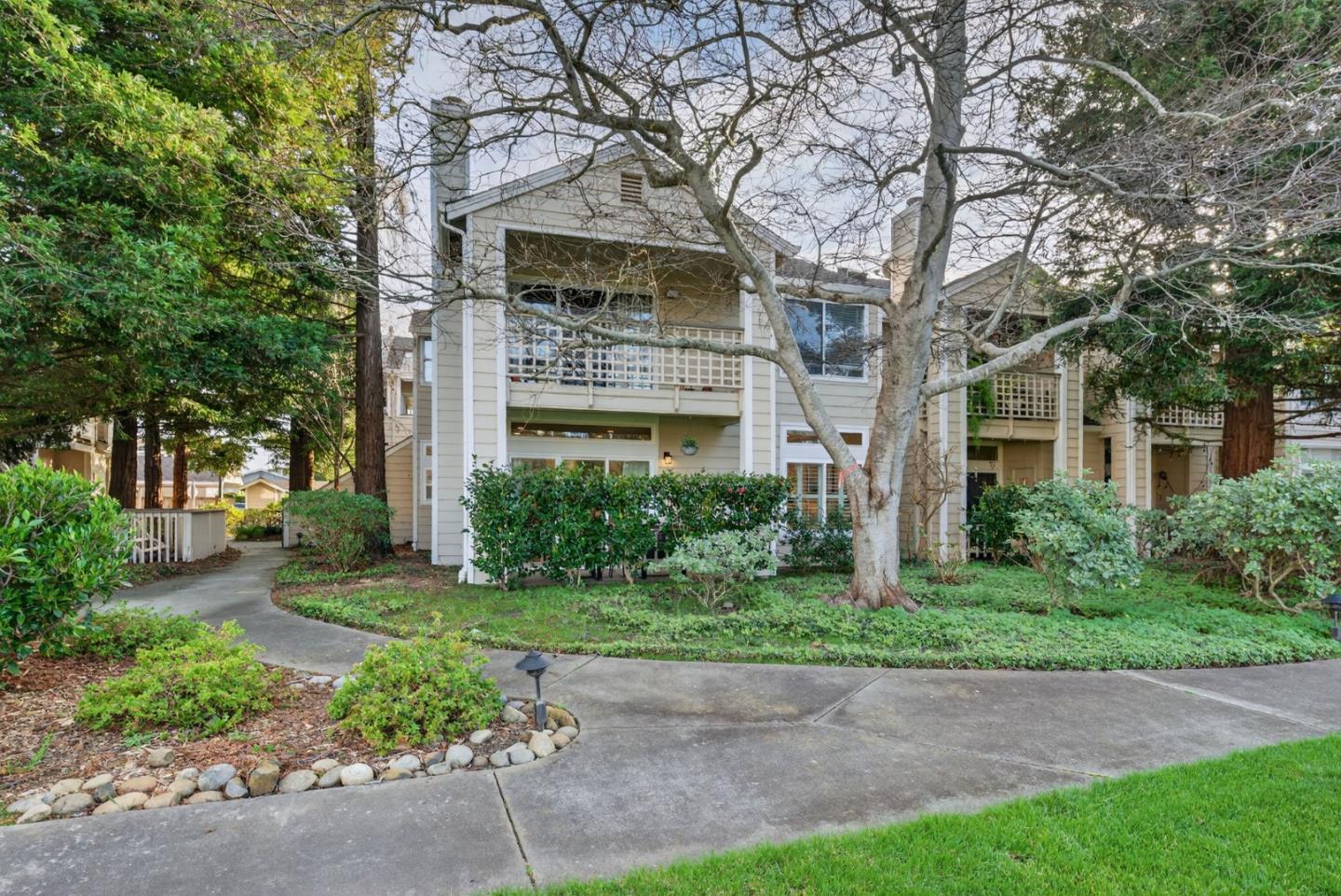 Front Image Thumbnail for ML82032162