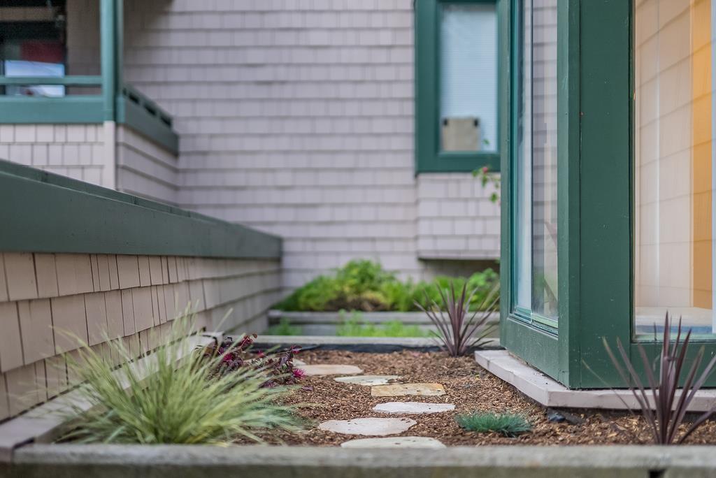 Detail Gallery Image 13 of 29 For 323 Broadway #A1,  Santa Cruz,  CA 95060 - 2 Beds | 2 Baths