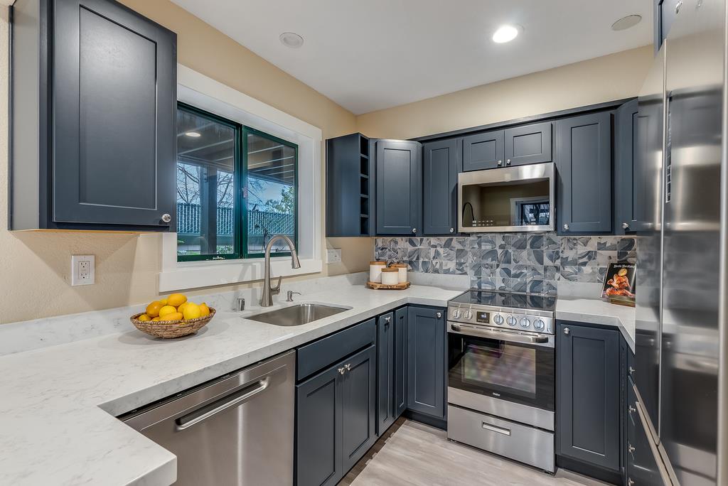 Detail Gallery Image 18 of 29 For 323 Broadway #A1,  Santa Cruz,  CA 95060 - 2 Beds | 2 Baths