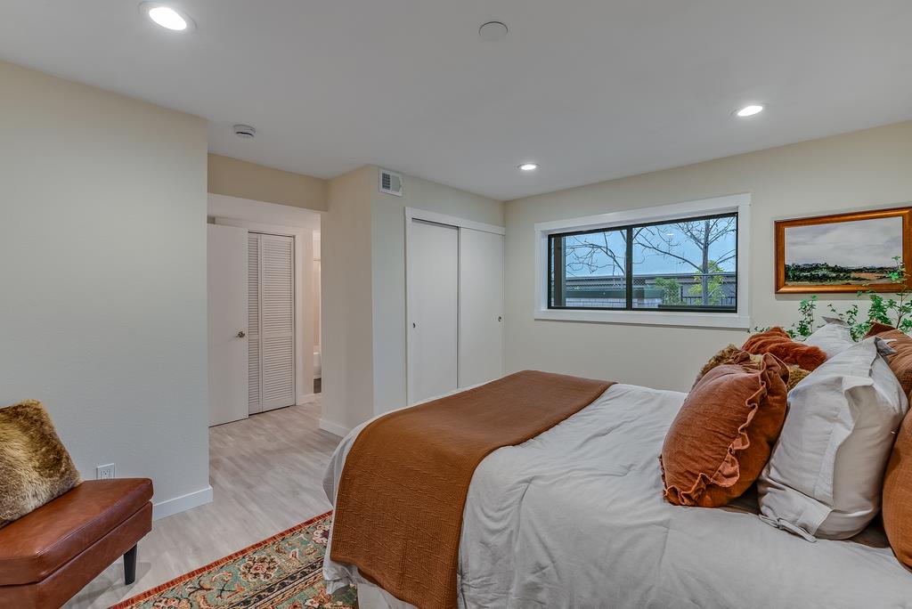 Detail Gallery Image 24 of 29 For 323 Broadway #A1,  Santa Cruz,  CA 95060 - 2 Beds | 2 Baths