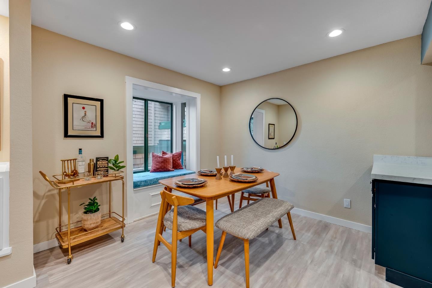 Detail Gallery Image 4 of 29 For 323 Broadway #A1,  Santa Cruz,  CA 95060 - 2 Beds | 2 Baths