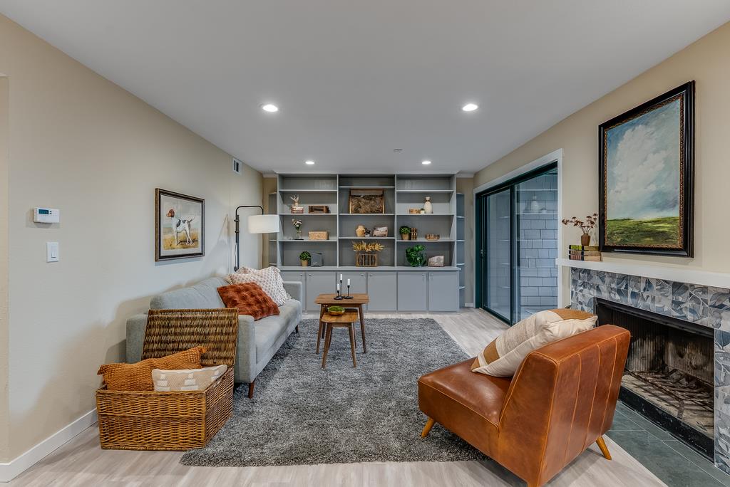 Detail Gallery Image 9 of 29 For 323 Broadway #A1,  Santa Cruz,  CA 95060 - 2 Beds | 2 Baths