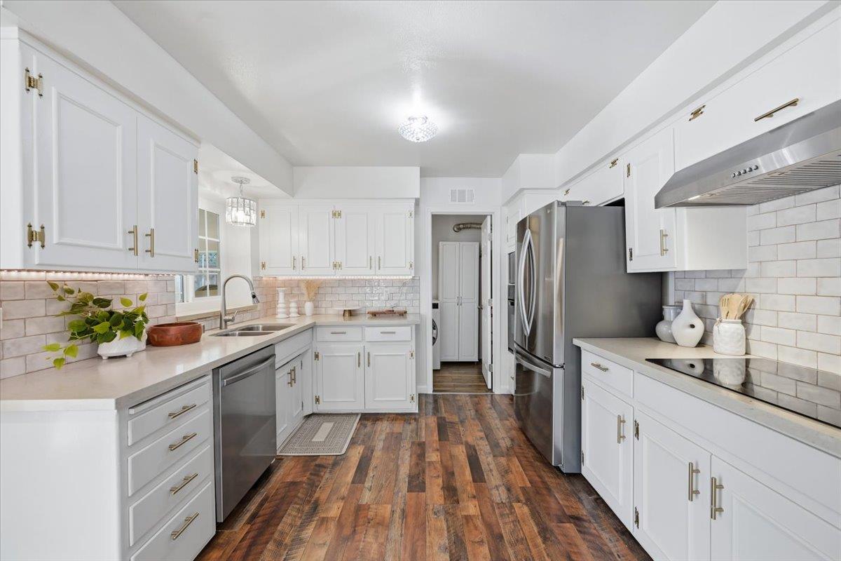 Detail Gallery Image 11 of 64 For 1570 Hillsdale Ave, San Jose,  CA 95118 - 5 Beds | 4/1 Baths