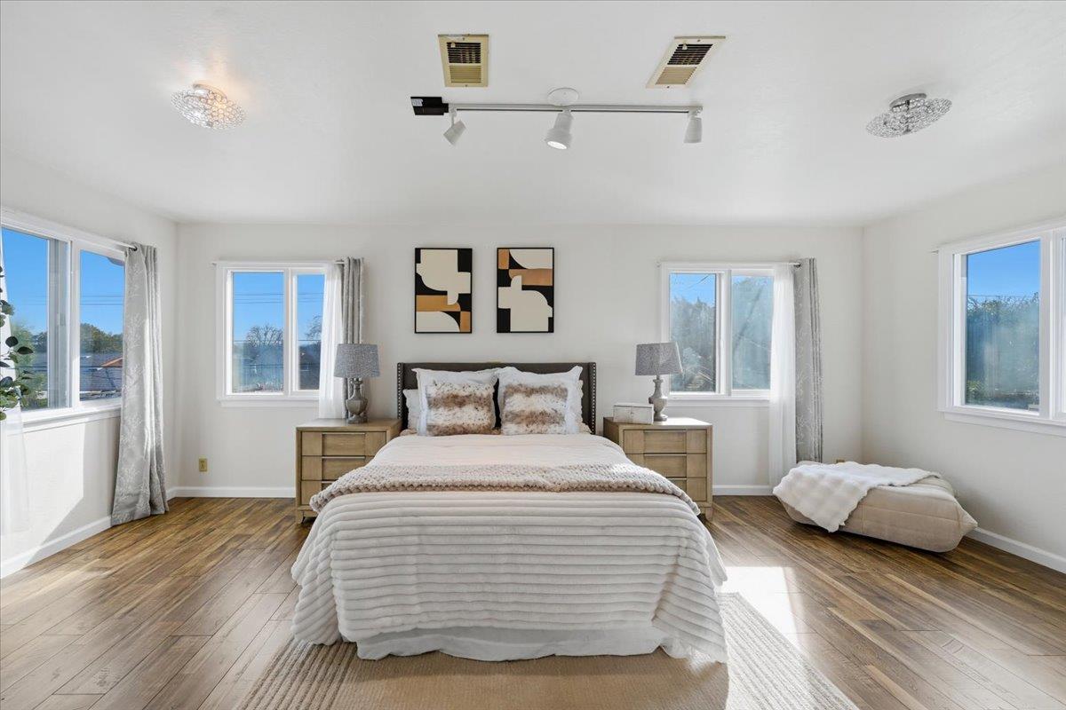 Detail Gallery Image 26 of 64 For 1570 Hillsdale Ave, San Jose,  CA 95118 - 5 Beds | 4/1 Baths