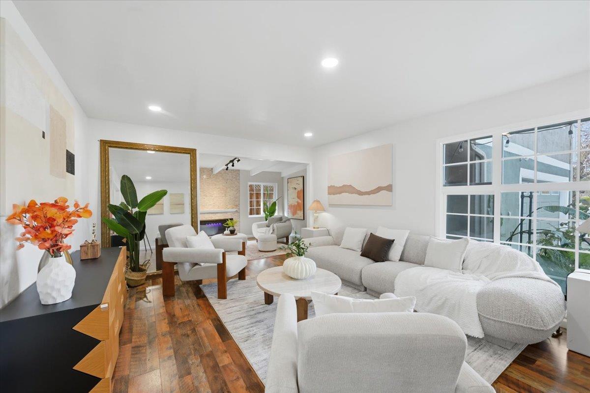 Detail Gallery Image 3 of 64 For 1570 Hillsdale Ave, San Jose,  CA 95118 - 5 Beds | 4/1 Baths