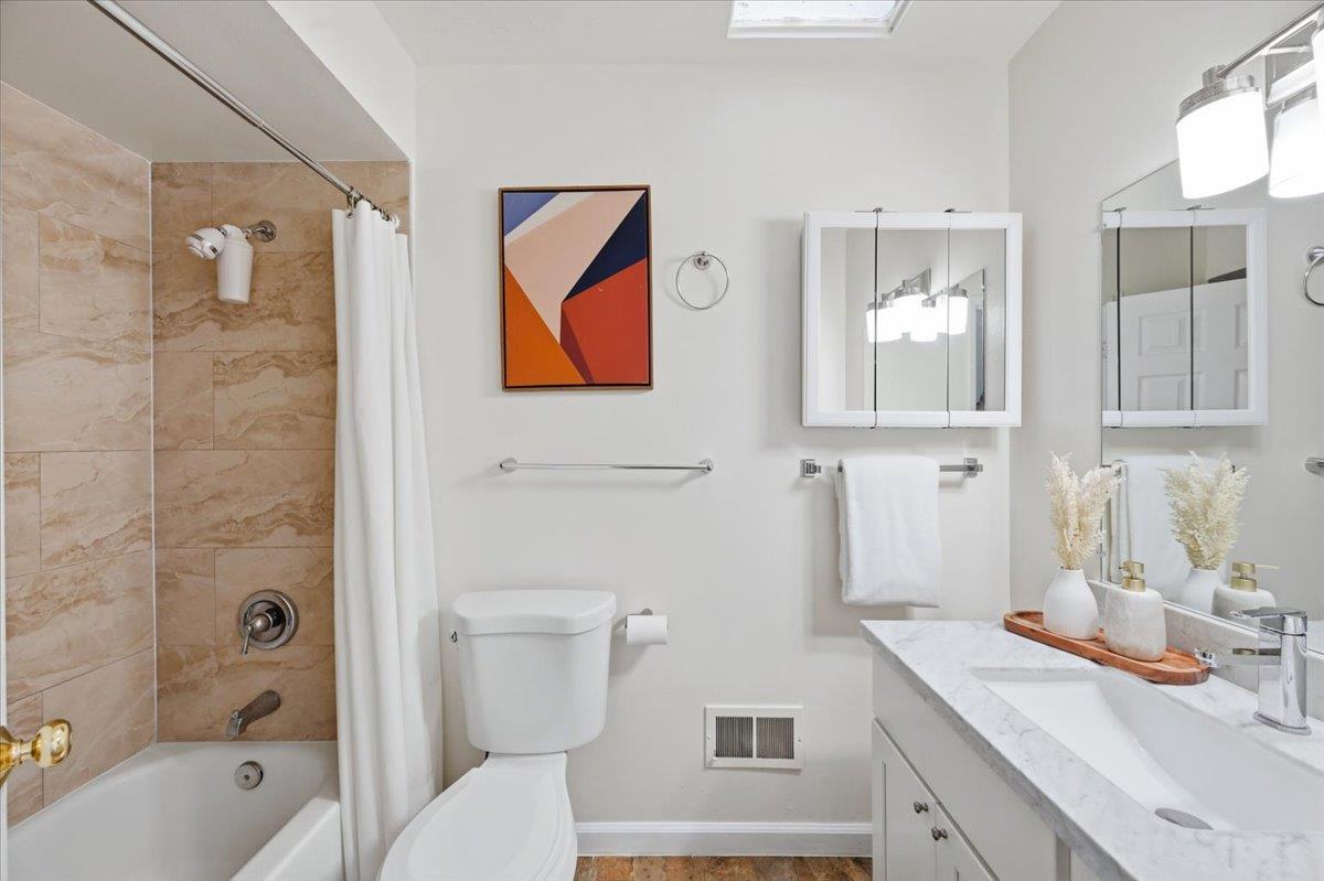 Detail Gallery Image 32 of 64 For 1570 Hillsdale Ave, San Jose,  CA 95118 - 5 Beds | 4/1 Baths