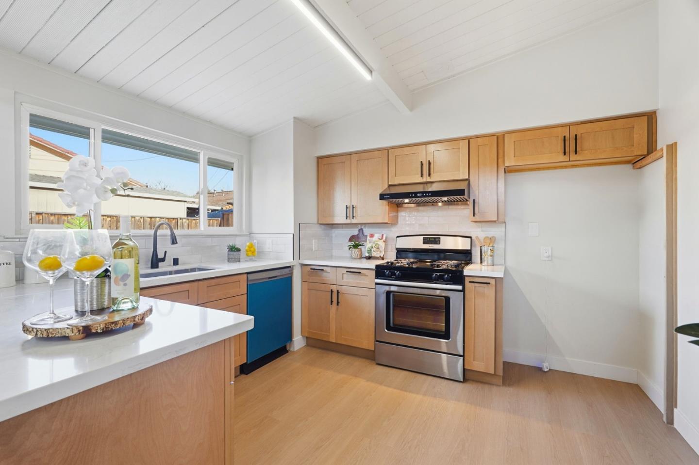 Detail Gallery Image 7 of 21 For 1324 Orlando Dr, San Jose,  CA 95122 - 3 Beds | 1 Baths