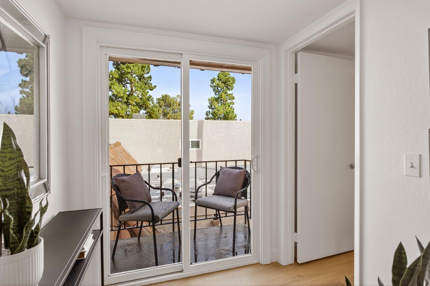 Detail Gallery Image 12 of 31 For 227 Casitas Bulevar, Los Gatos,  CA 95032 - 2 Beds | 2/1 Baths