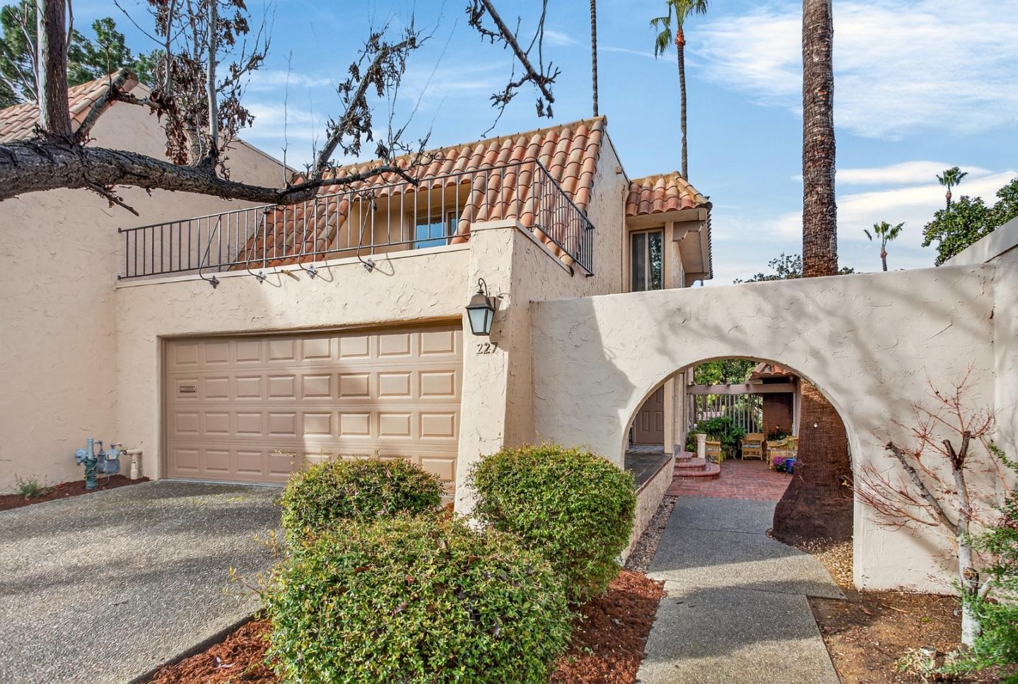 Detail Gallery Image 2 of 31 For 227 Casitas Bulevar, Los Gatos,  CA 95032 - 2 Beds | 2/1 Baths