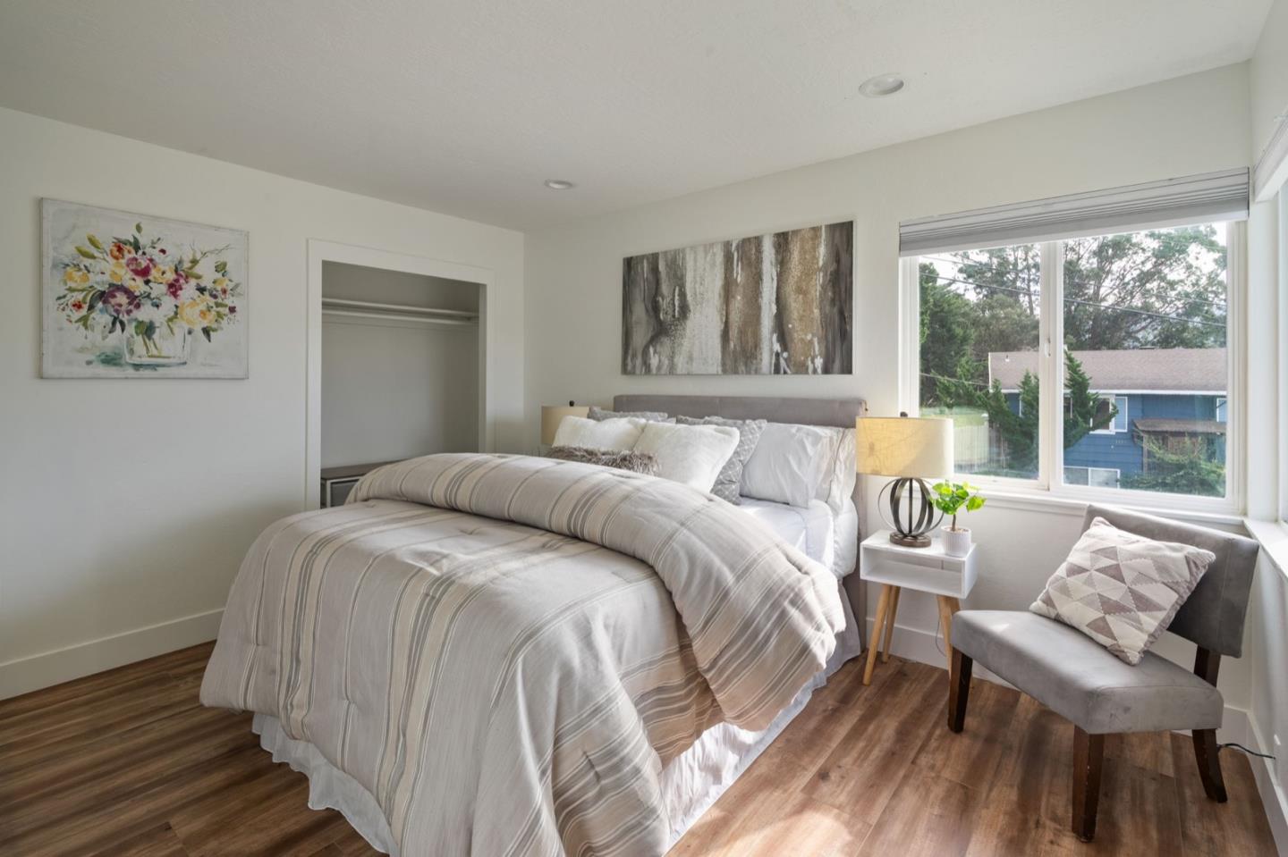 Detail Gallery Image 19 of 34 For 1114 Sheila Ln, Pacifica,  CA 94044 - 4 Beds | 2/1 Baths