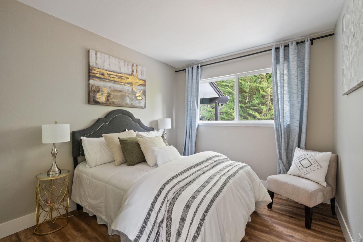 Detail Gallery Image 21 of 34 For 1114 Sheila Ln, Pacifica,  CA 94044 - 4 Beds | 2/1 Baths