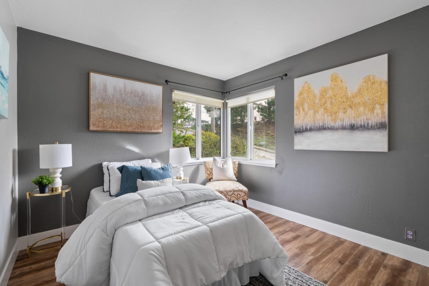 Detail Gallery Image 22 of 34 For 1114 Sheila Ln, Pacifica,  CA 94044 - 4 Beds | 2/1 Baths