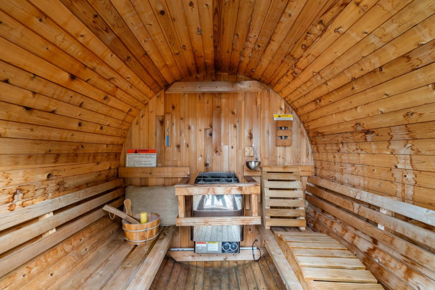 Detail Gallery Image 33 of 34 For 1114 Sheila Ln, Pacifica,  CA 94044 - 4 Beds | 2/1 Baths