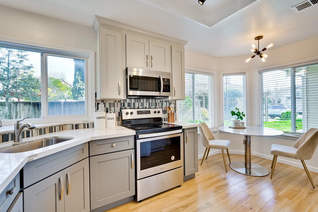 Detail Gallery Image 16 of 51 For 4725 Mallard Cmn, Fremont,  CA 94555 - 3 Beds | 2/1 Baths