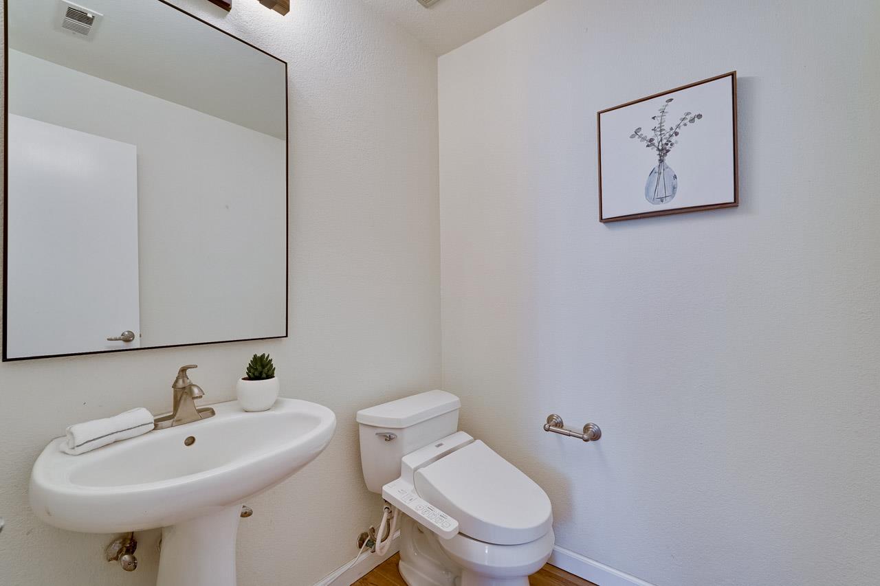 Detail Gallery Image 20 of 51 For 4725 Mallard Cmn, Fremont,  CA 94555 - 3 Beds | 2/1 Baths