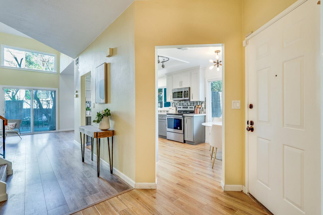 Detail Gallery Image 5 of 51 For 4725 Mallard Cmn, Fremont,  CA 94555 - 3 Beds | 2/1 Baths