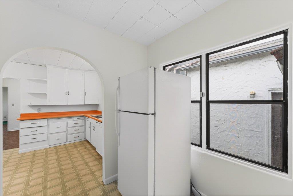 Detail Gallery Image 10 of 41 For 215 Cayuga St, Santa Cruz,  CA 95062 - 2 Beds | 1 Baths