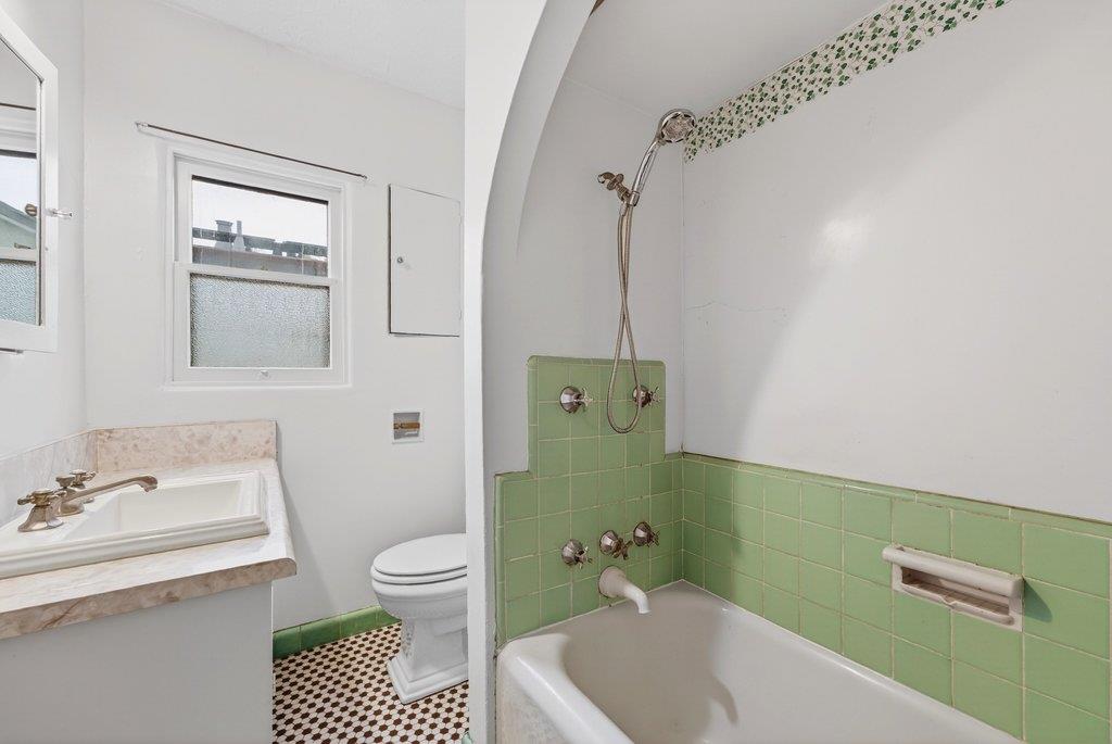 Detail Gallery Image 16 of 41 For 215 Cayuga St, Santa Cruz,  CA 95062 - 2 Beds | 1 Baths