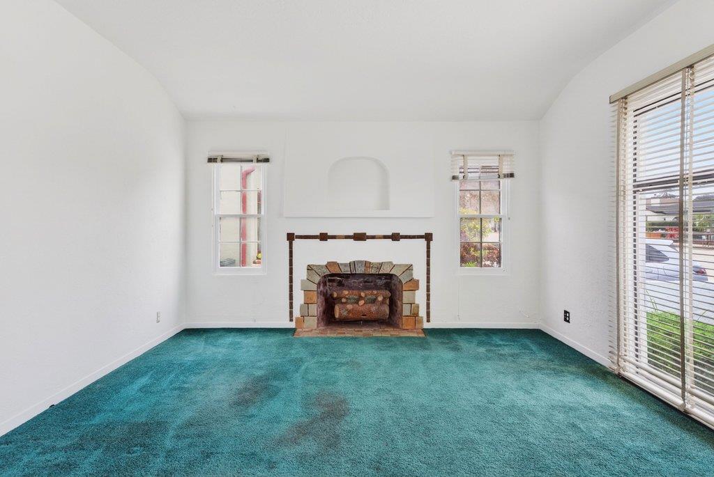 Detail Gallery Image 3 of 41 For 215 Cayuga St, Santa Cruz,  CA 95062 - 2 Beds | 1 Baths