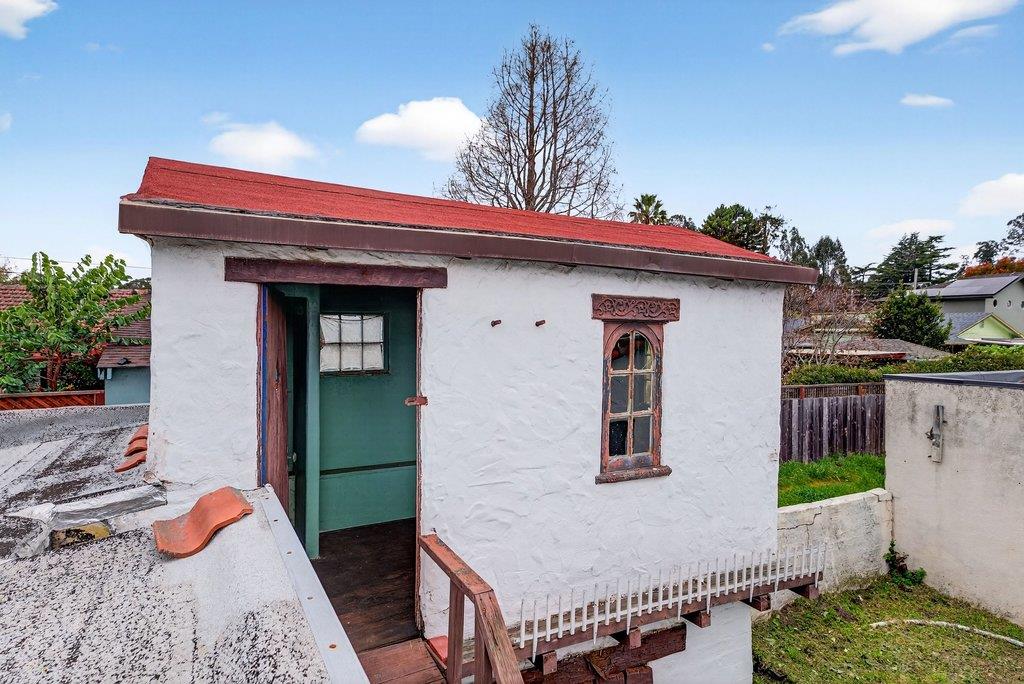 Detail Gallery Image 30 of 41 For 215 Cayuga St, Santa Cruz,  CA 95062 - 2 Beds | 1 Baths