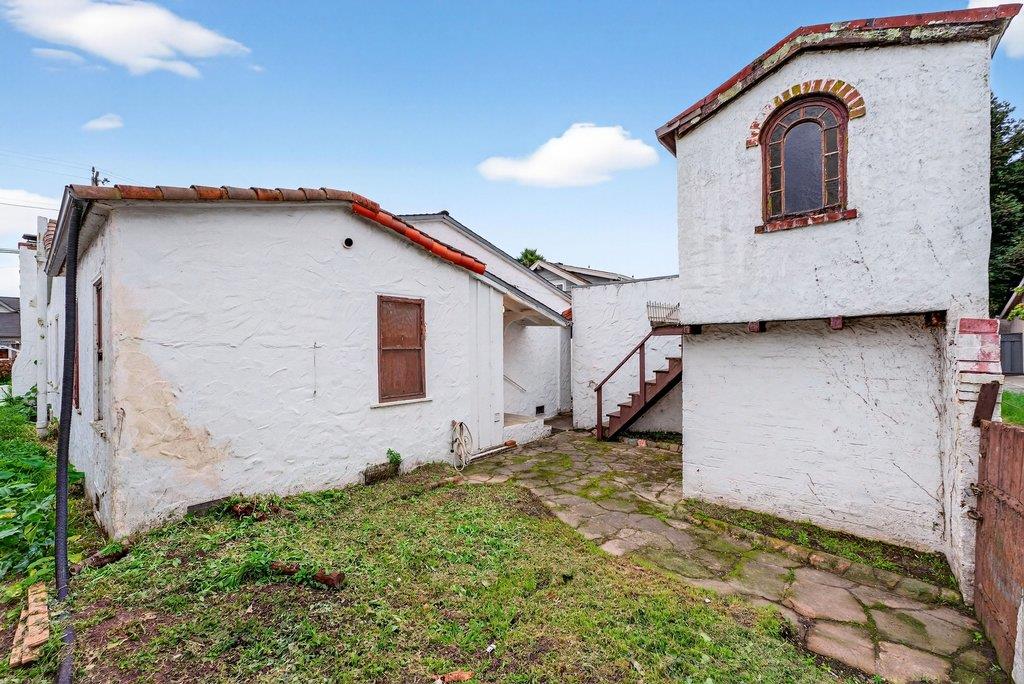 Detail Gallery Image 32 of 41 For 215 Cayuga St, Santa Cruz,  CA 95062 - 2 Beds | 1 Baths