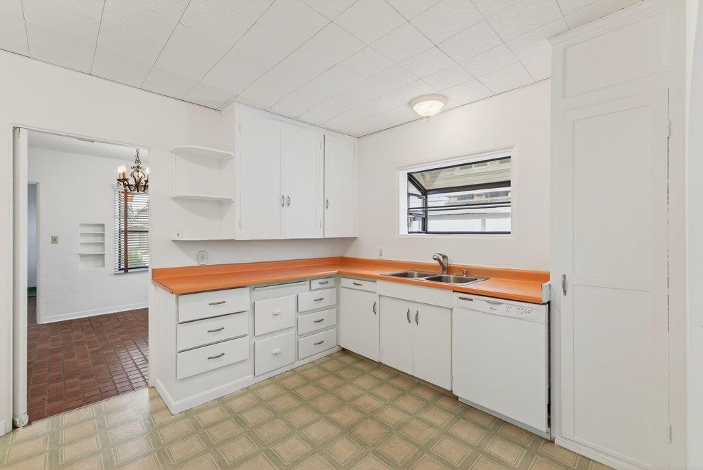 Detail Gallery Image 8 of 41 For 215 Cayuga St, Santa Cruz,  CA 95062 - 2 Beds | 1 Baths