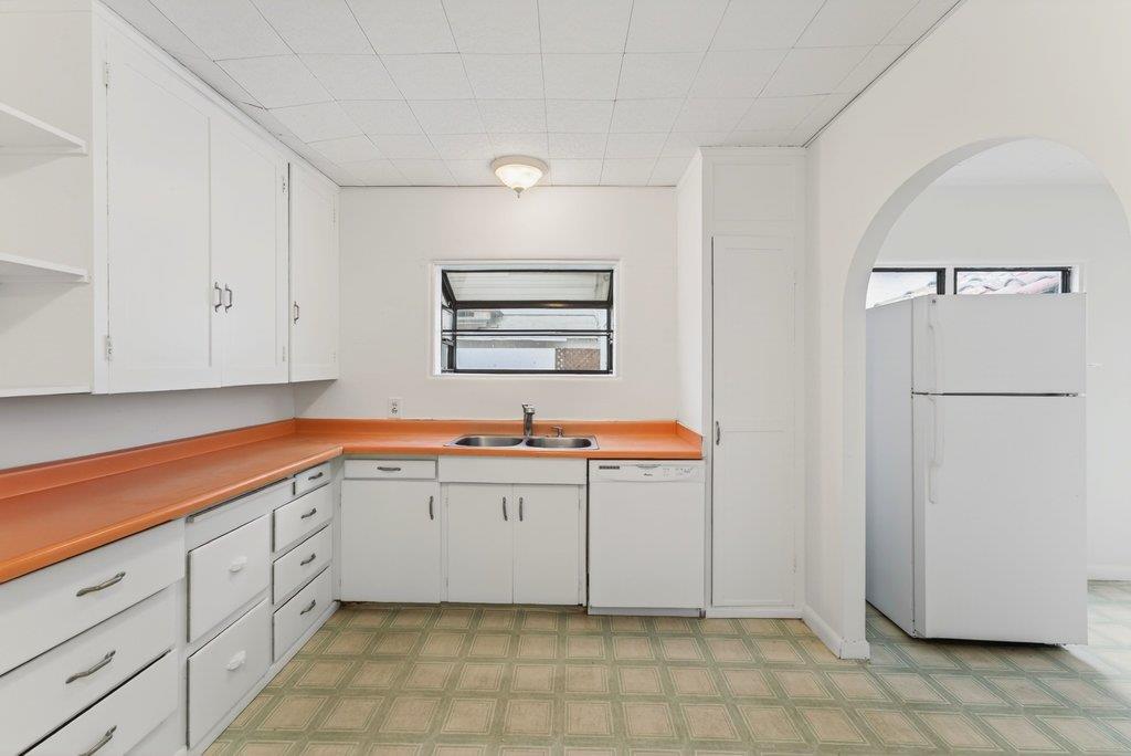 Detail Gallery Image 9 of 41 For 215 Cayuga St, Santa Cruz,  CA 95062 - 2 Beds | 1 Baths