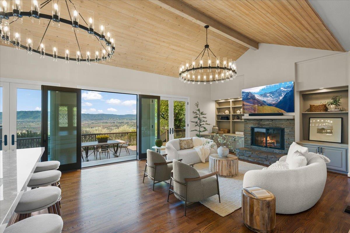 Detail Gallery Image 10 of 81 For 9539 via Del Cielo, Gilroy,  CA 95020 - 5 Beds | 4/1 Baths