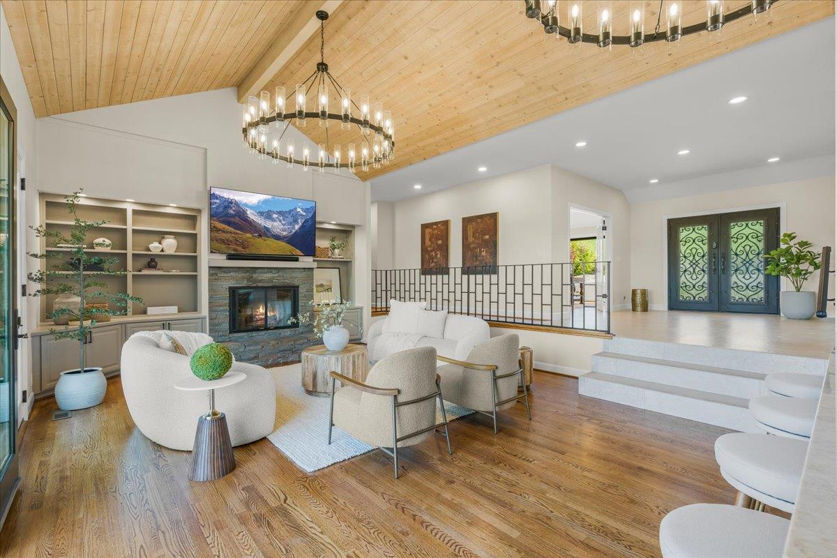 Detail Gallery Image 13 of 81 For 9539 via Del Cielo, Gilroy,  CA 95020 - 5 Beds | 4/1 Baths