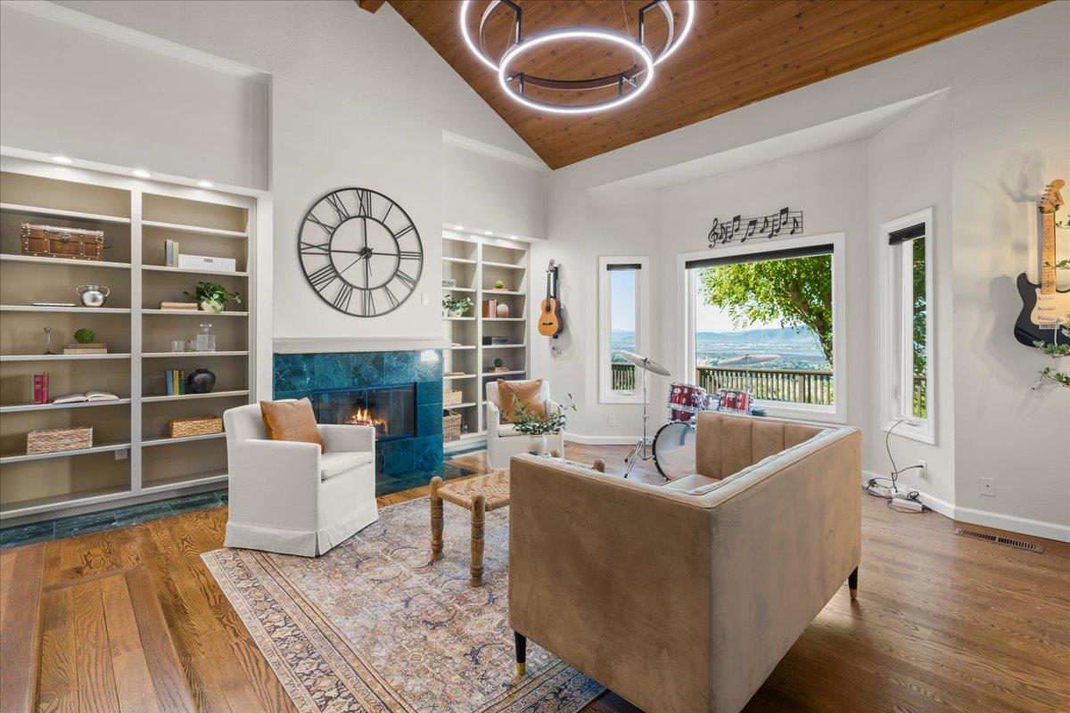 Detail Gallery Image 23 of 81 For 9539 via Del Cielo, Gilroy,  CA 95020 - 5 Beds | 4/1 Baths