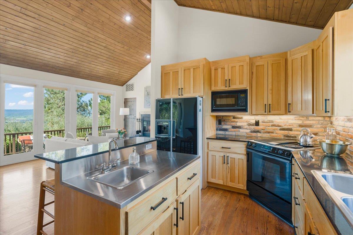 Detail Gallery Image 61 of 81 For 9539 via Del Cielo, Gilroy,  CA 95020 - 5 Beds | 4/1 Baths