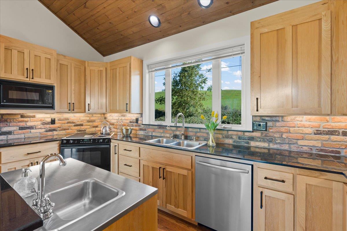 Detail Gallery Image 63 of 81 For 9539 via Del Cielo, Gilroy,  CA 95020 - 5 Beds | 4/1 Baths