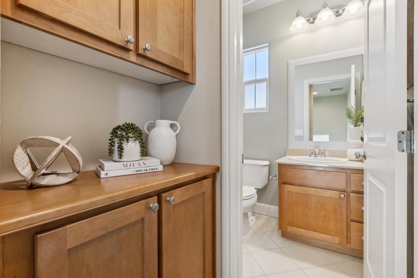 Detail Gallery Image 12 of 24 For 2244 Hendy Ln, San Jose,  CA 95124 - 3 Beds | 2/1 Baths