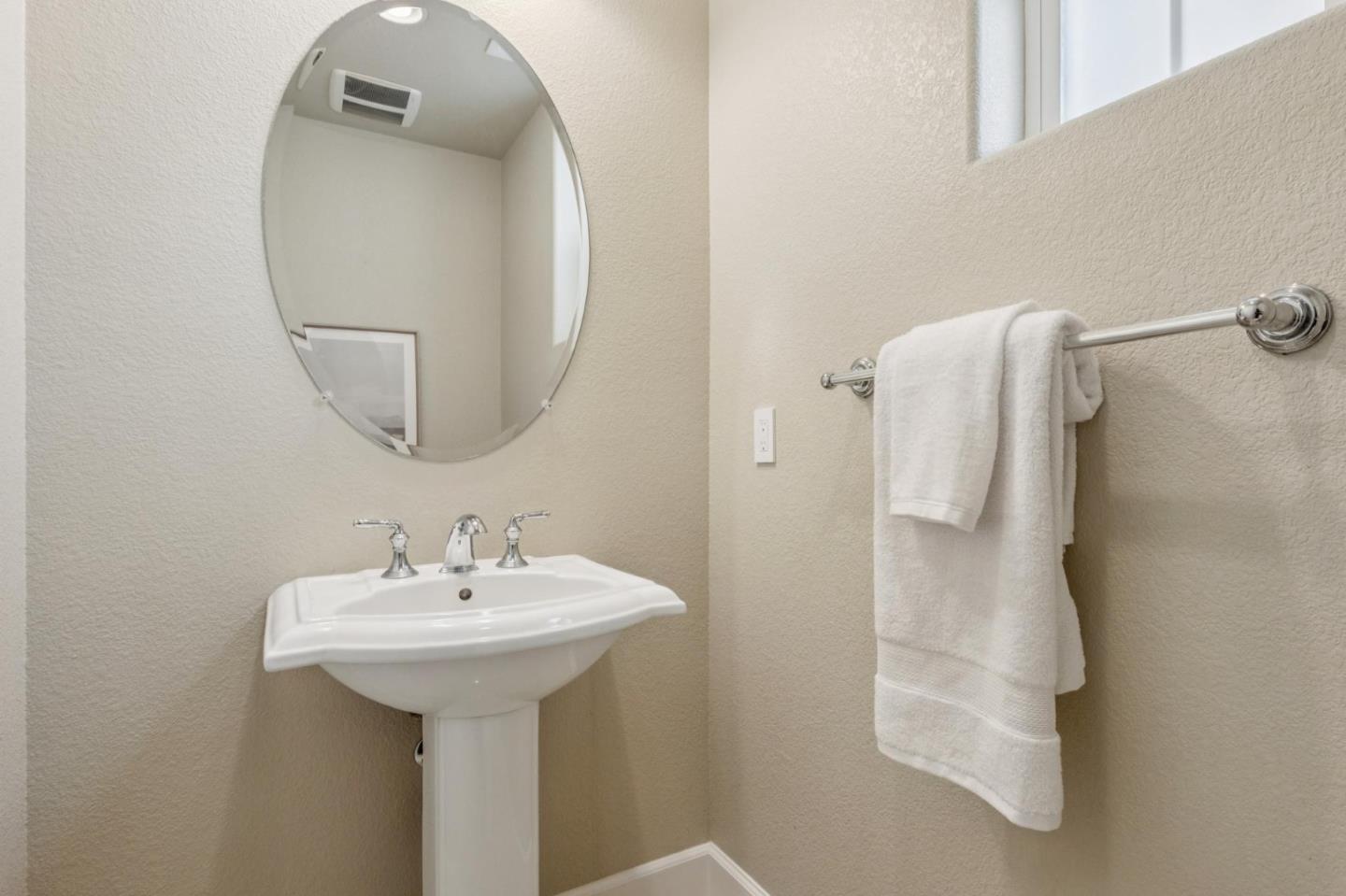 Detail Gallery Image 16 of 24 For 2244 Hendy Ln, San Jose,  CA 95124 - 3 Beds | 2/1 Baths