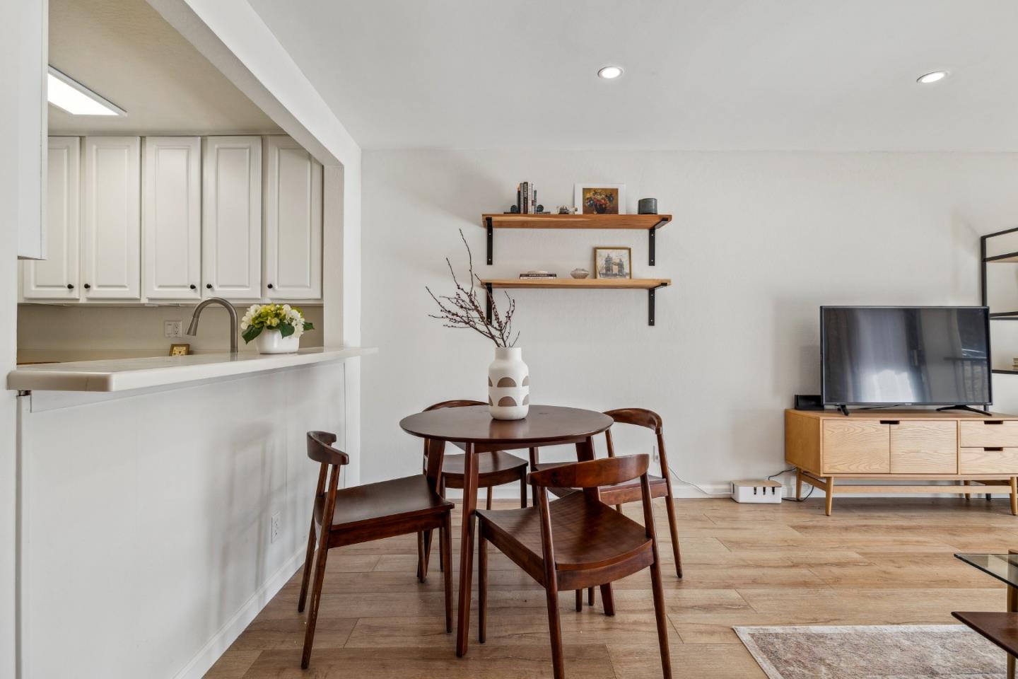 Detail Gallery Image 12 of 41 For 1550 Frontera Way #119,  Millbrae,  CA 94030 - 1 Beds | 1 Baths