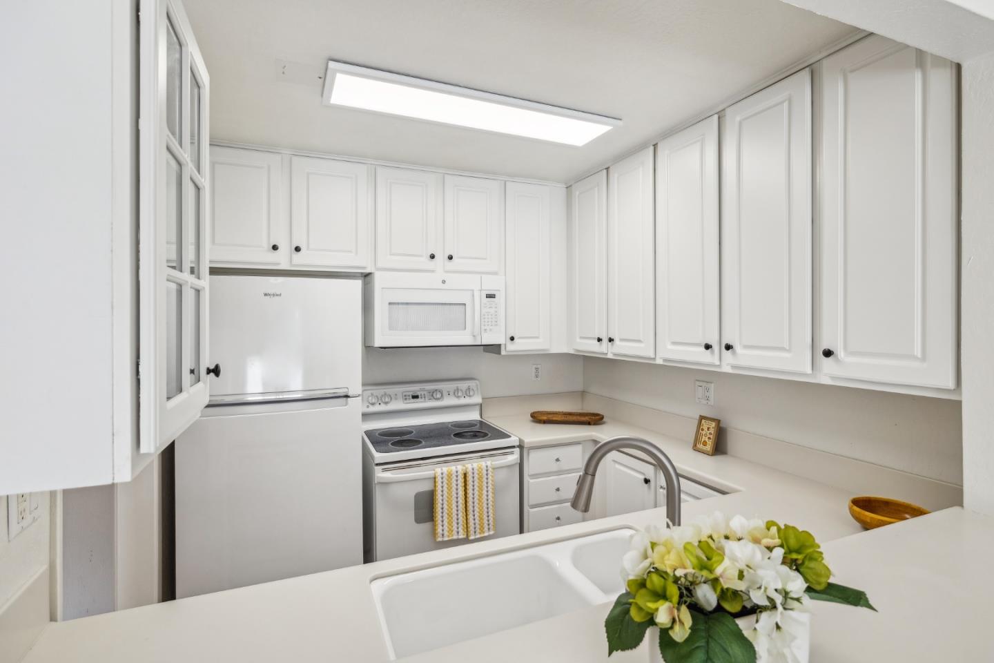 Detail Gallery Image 6 of 41 For 1550 Frontera Way #119,  Millbrae,  CA 94030 - 1 Beds | 1 Baths