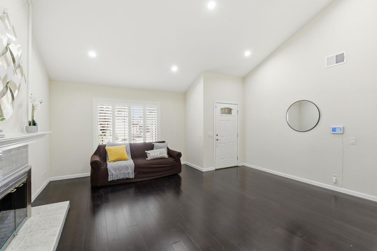 Detail Gallery Image 7 of 35 For 5475 Century Park Way, San Jose,  CA 95111 - 4 Beds | 2 Baths