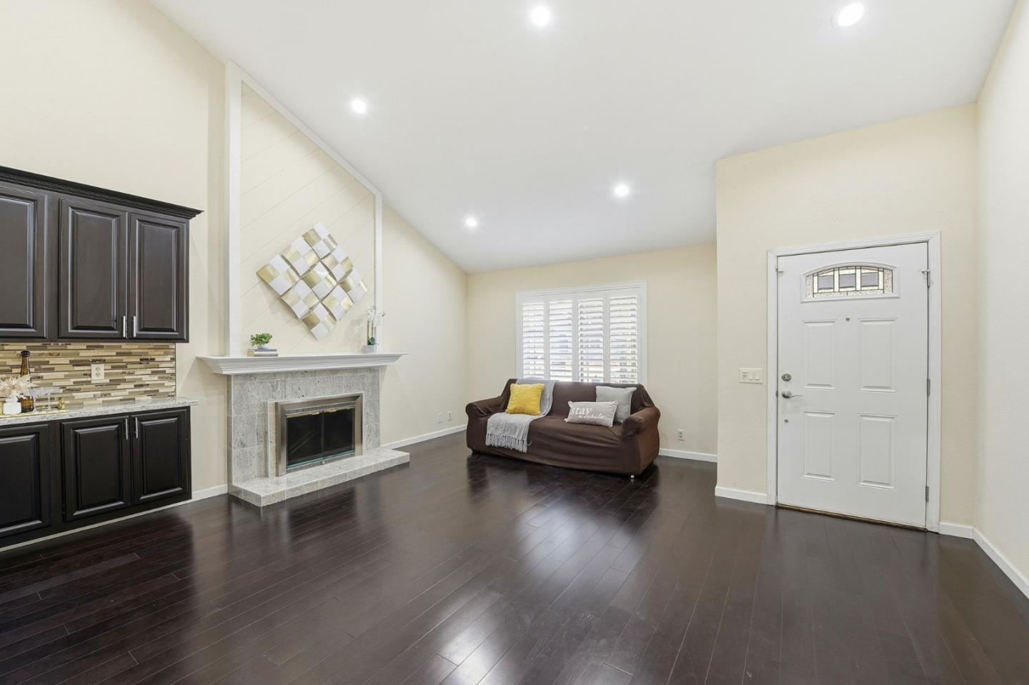 Detail Gallery Image 8 of 35 For 5475 Century Park Way, San Jose,  CA 95111 - 4 Beds | 2 Baths