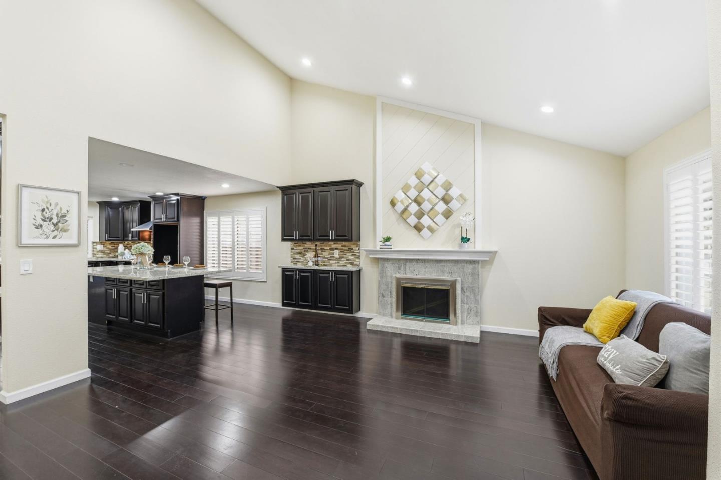 Detail Gallery Image 9 of 35 For 5475 Century Park Way, San Jose,  CA 95111 - 4 Beds | 2 Baths