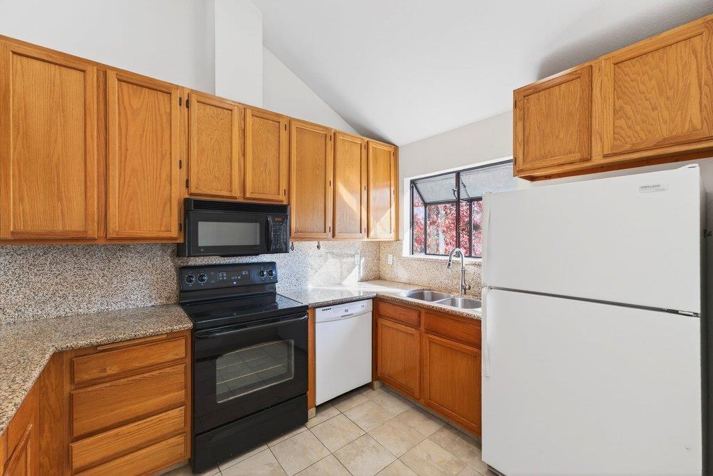 Detail Gallery Image 10 of 32 For 111 Bean Creek Rd #158,  Scotts Valley,  CA 95066 - 2 Beds | 2 Baths