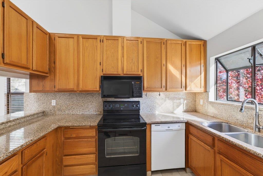 Detail Gallery Image 11 of 32 For 111 Bean Creek Rd #158,  Scotts Valley,  CA 95066 - 2 Beds | 2 Baths