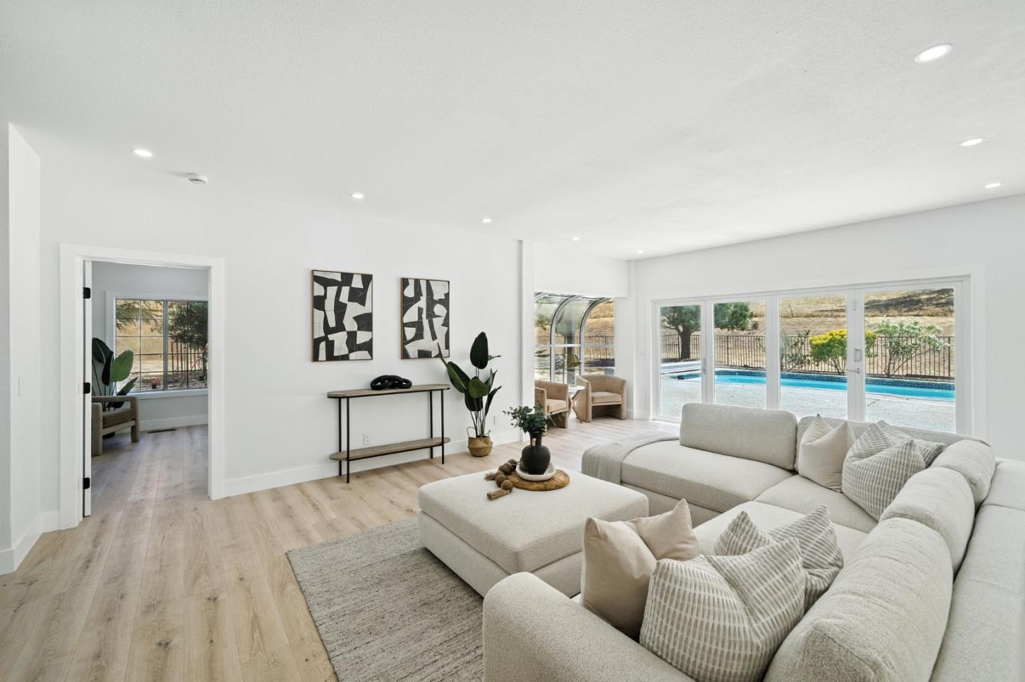 Detail Gallery Image 13 of 66 For 6650 Johnston Rd, Pleasanton,  CA 94588 - 6 Beds | 3/1 Baths