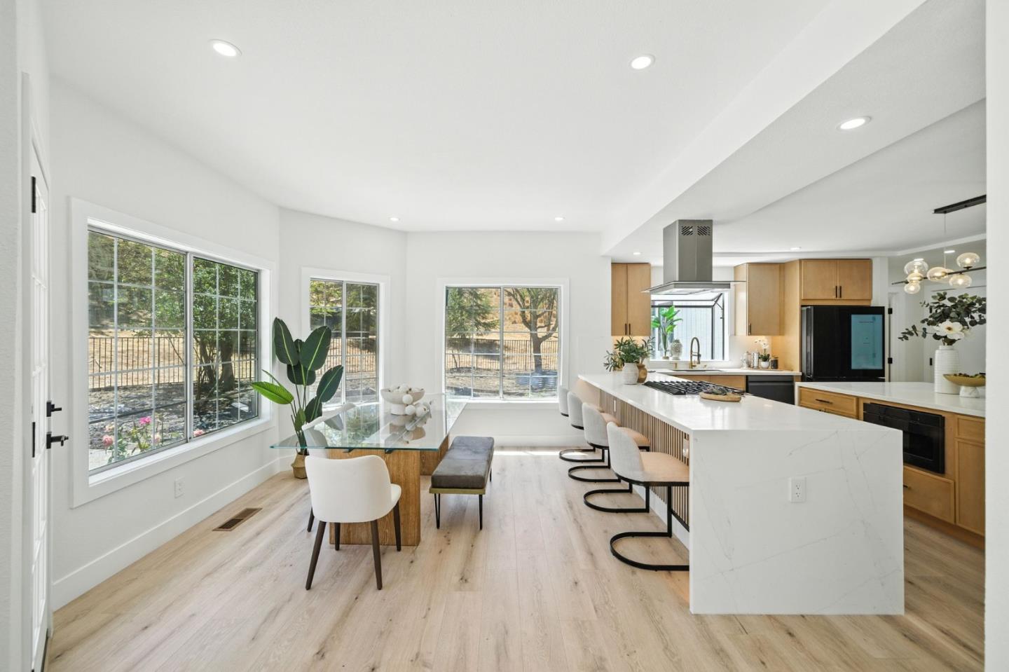 Detail Gallery Image 14 of 66 For 6650 Johnston Rd, Pleasanton,  CA 94588 - 6 Beds | 3/1 Baths