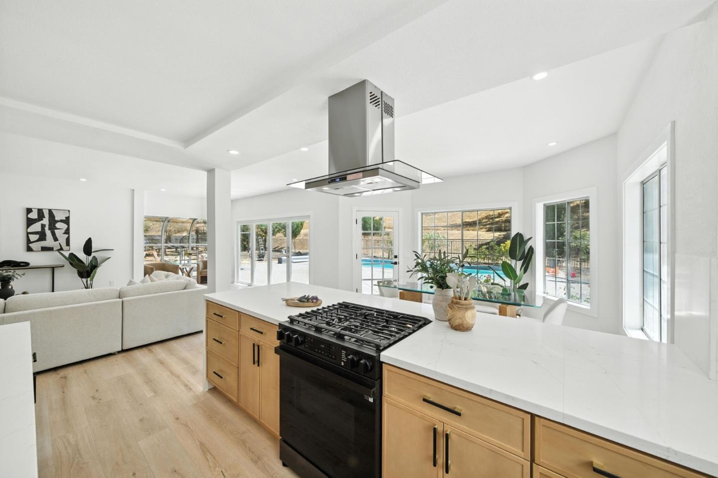 Detail Gallery Image 21 of 66 For 6650 Johnston Rd, Pleasanton,  CA 94588 - 6 Beds | 3/1 Baths