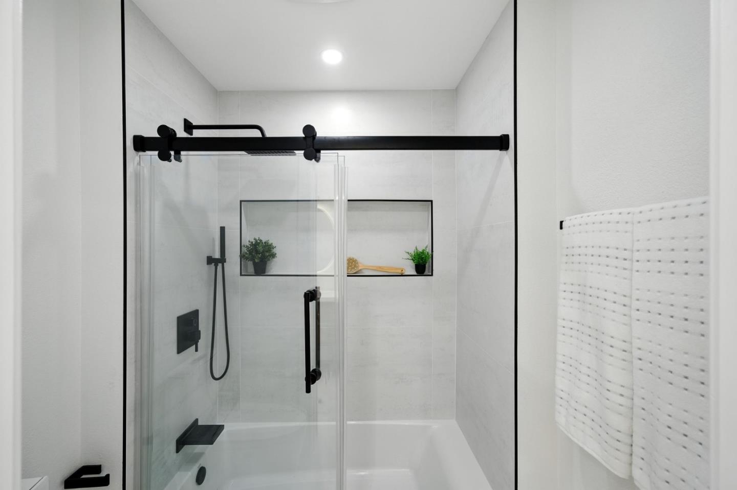 Detail Gallery Image 41 of 66 For 6650 Johnston Rd, Pleasanton,  CA 94588 - 6 Beds | 3/1 Baths