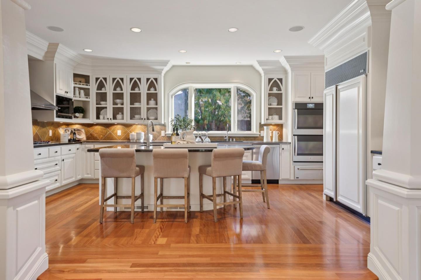 Detail Gallery Image 11 of 71 For 941 Berry Ave, Los Altos,  CA 94024 - 4 Beds | 4/1 Baths