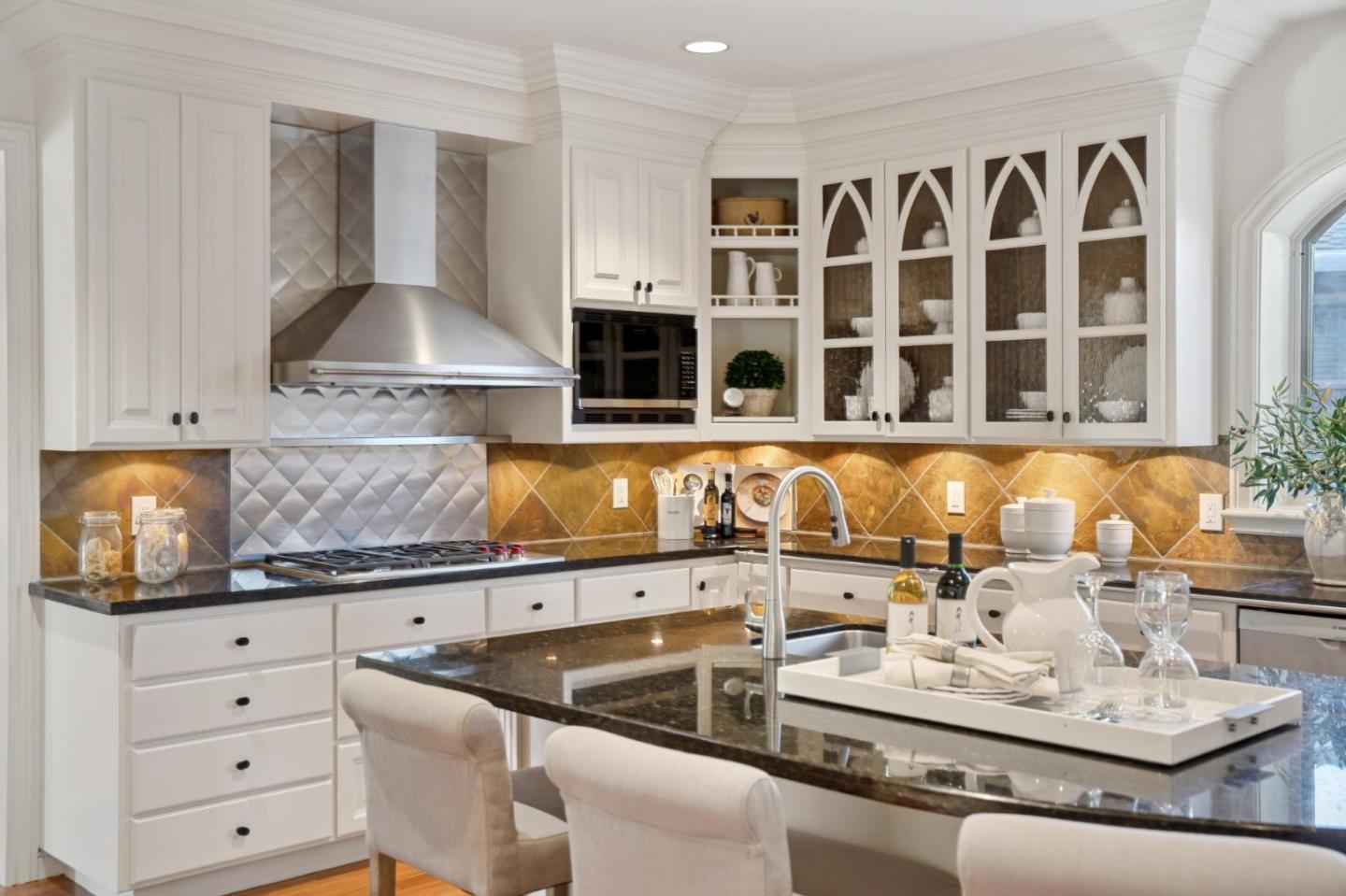 Detail Gallery Image 13 of 71 For 941 Berry Ave, Los Altos,  CA 94024 - 4 Beds | 4/1 Baths