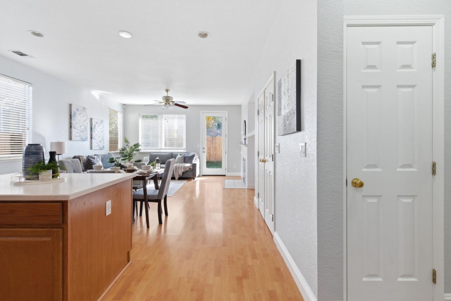 Detail Gallery Image 12 of 36 For 960 Kirkwood Way, Lathrop,  CA 95330 - 3 Beds | 2 Baths