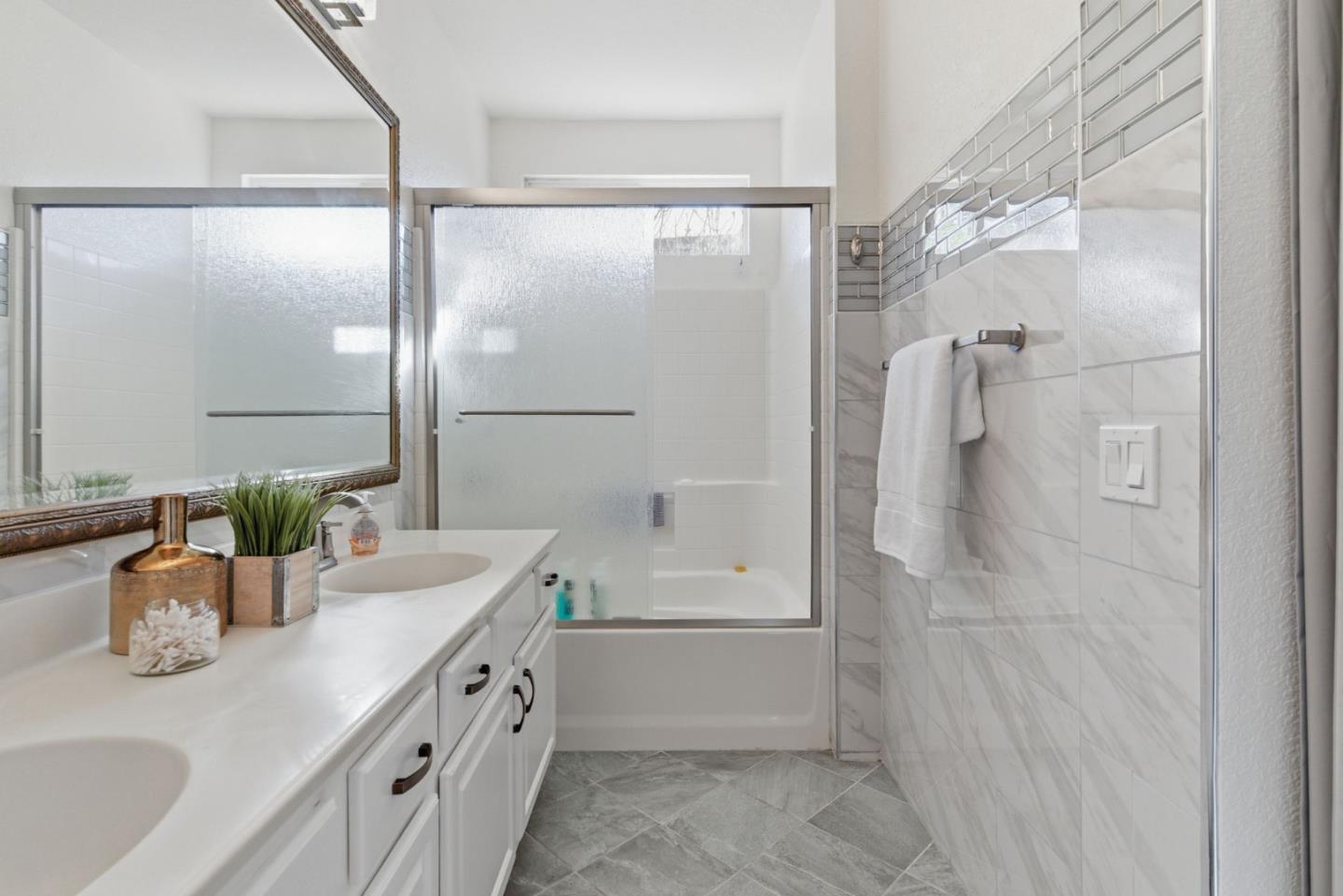 Detail Gallery Image 21 of 36 For 960 Kirkwood Way, Lathrop,  CA 95330 - 3 Beds | 2 Baths